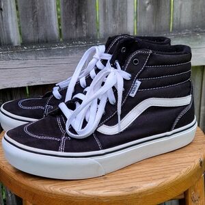 Vans Sk8-Hi Shoe Size 6 Women's Black and White High-Top Sneakers